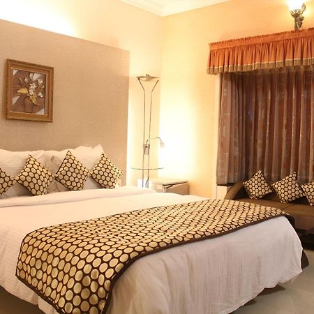 New Hotel Europa Inn Райкот Екстериор снимка