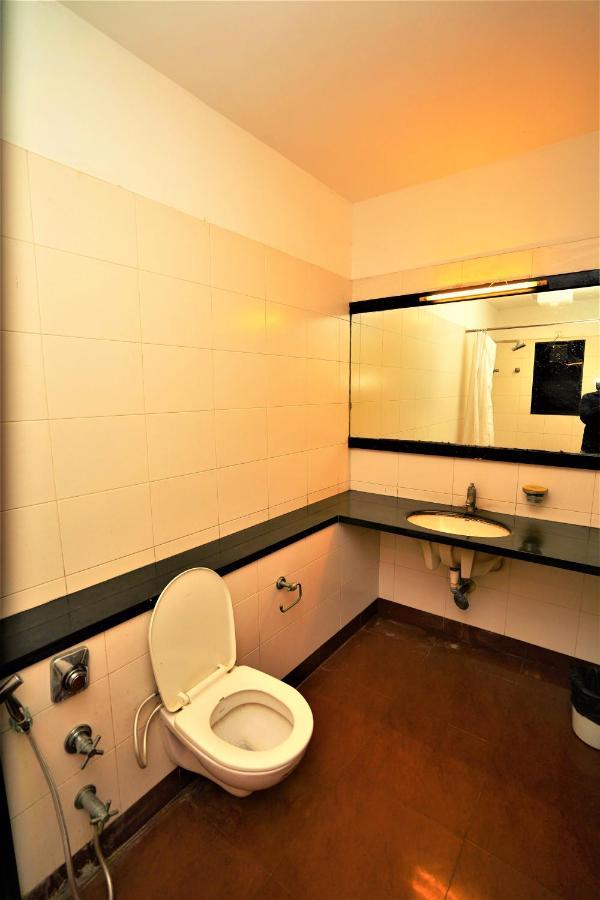 New Hotel Europa Inn Райкот Екстериор снимка