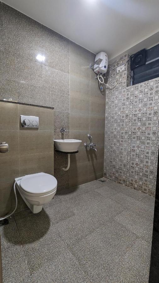 New Hotel Europa Inn Райкот Екстериор снимка