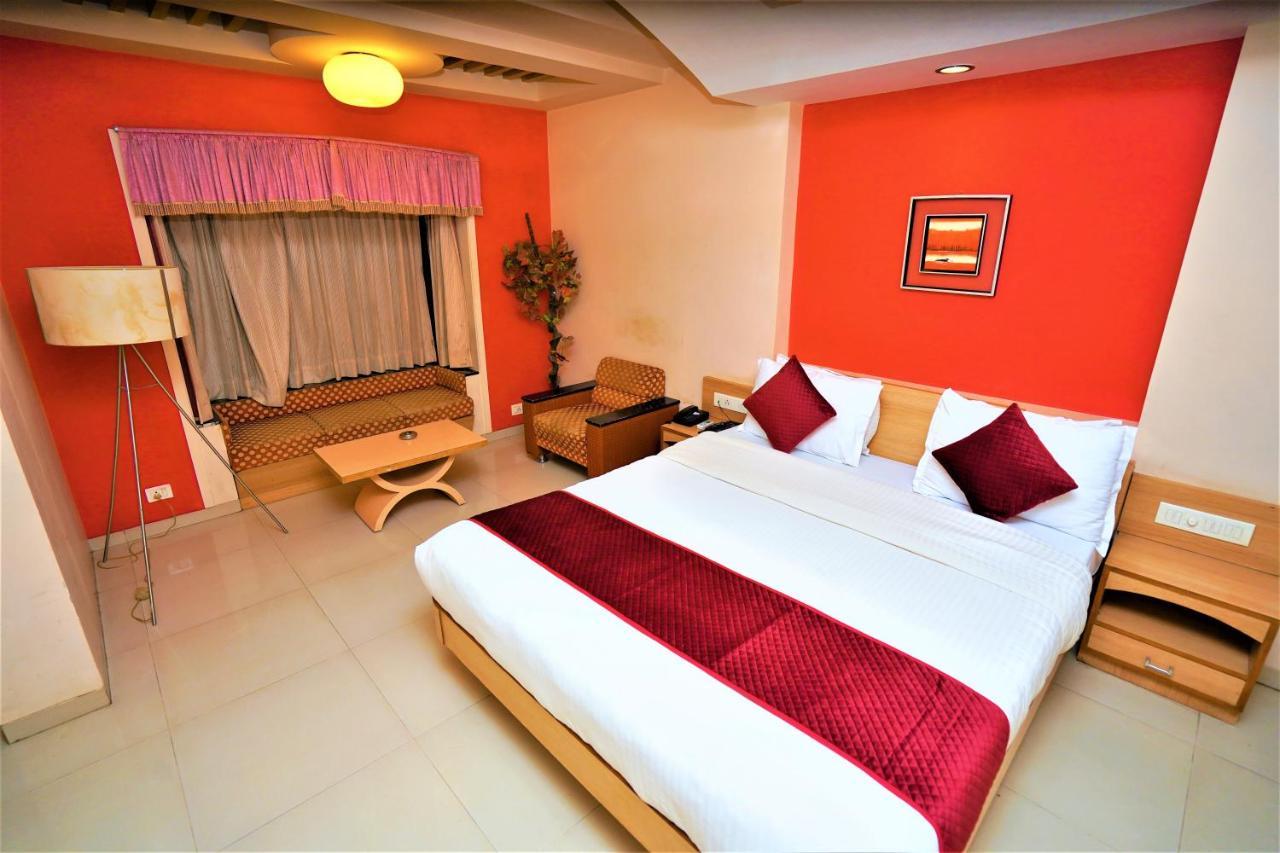 New Hotel Europa Inn Райкот Екстериор снимка