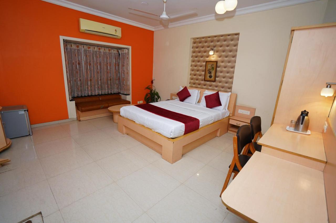 New Hotel Europa Inn Райкот Екстериор снимка