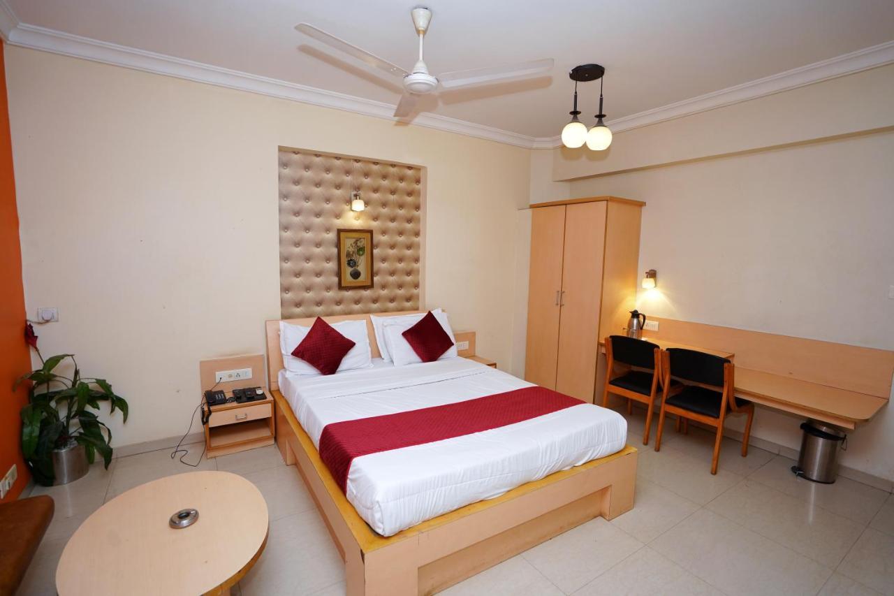 New Hotel Europa Inn Райкот Екстериор снимка