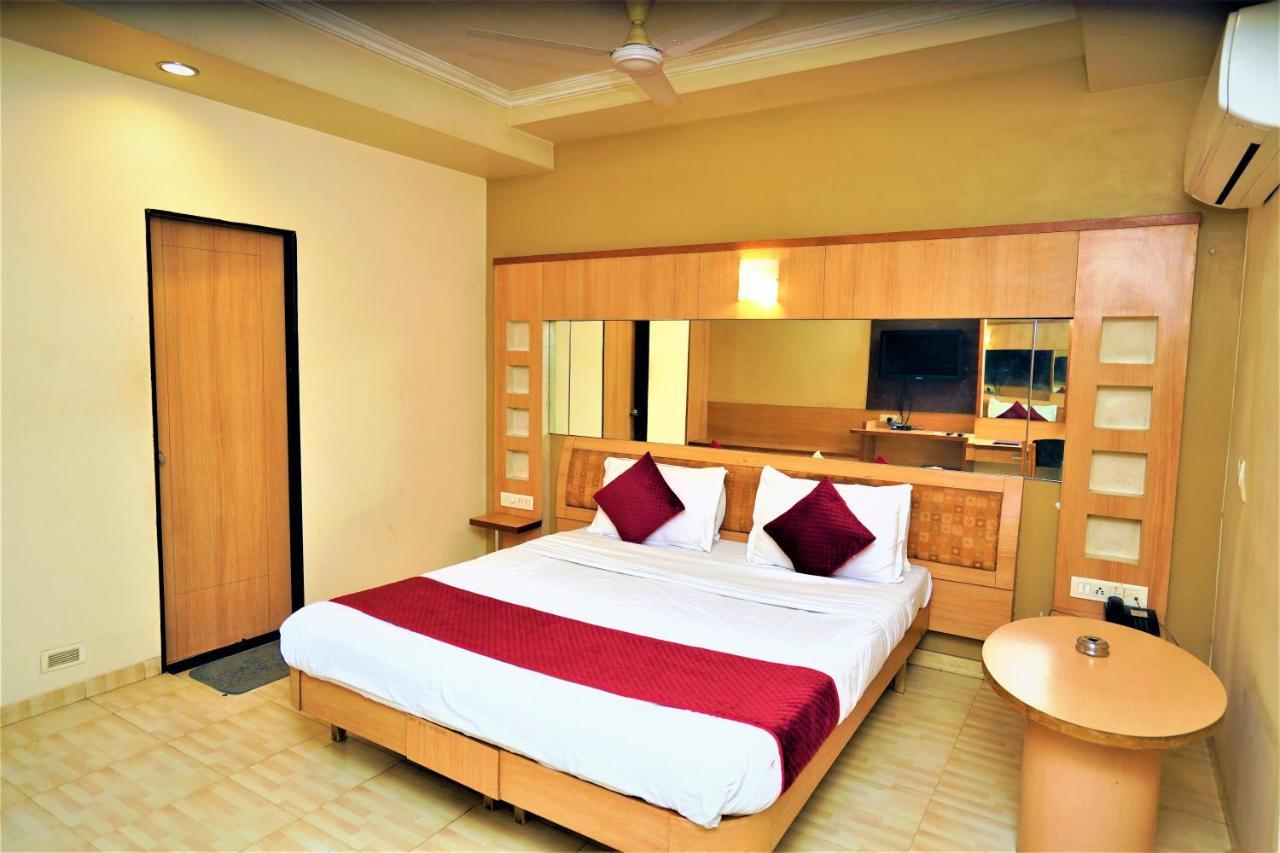 New Hotel Europa Inn Райкот Екстериор снимка