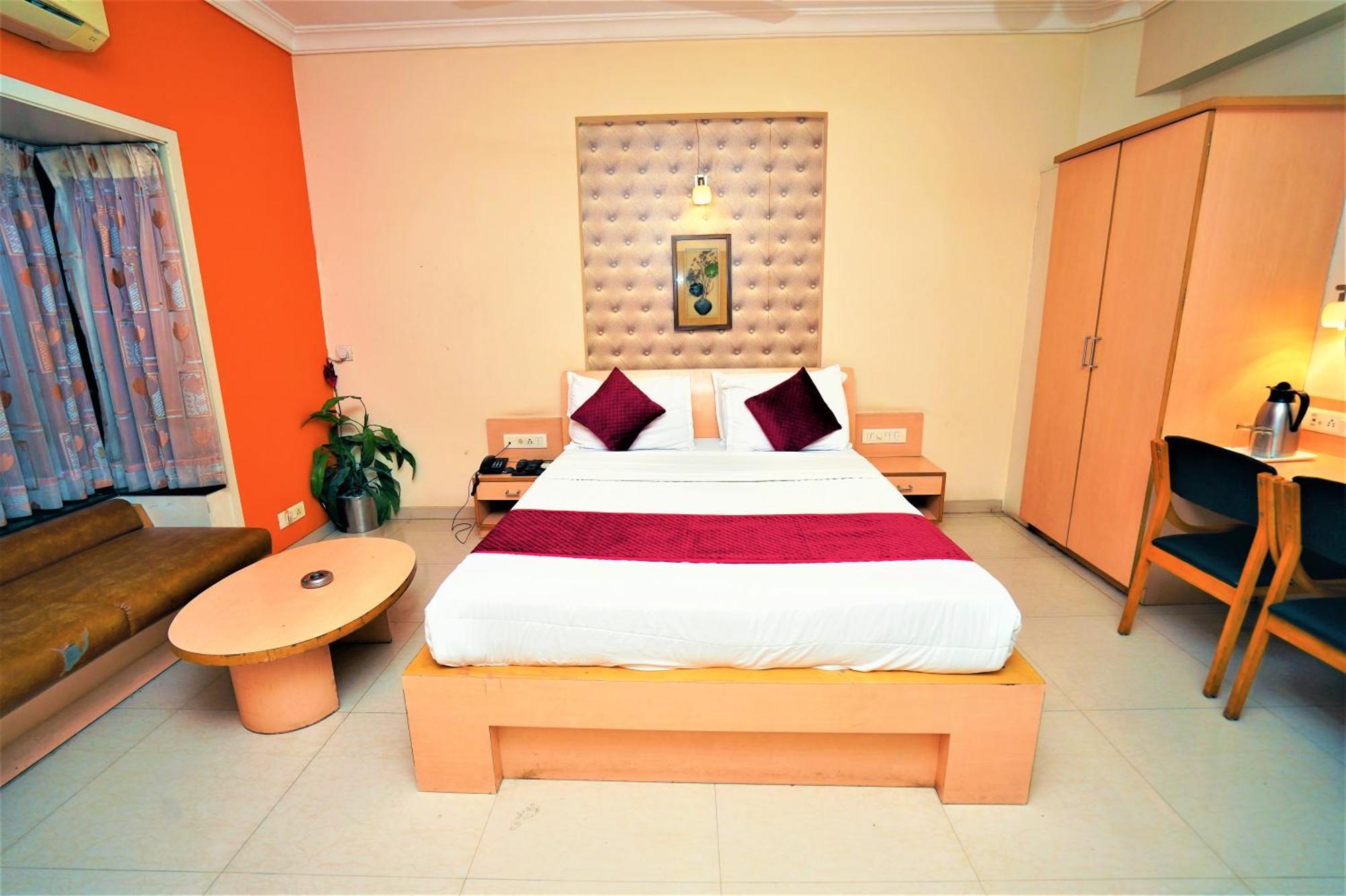 New Hotel Europa Inn Райкот Екстериор снимка