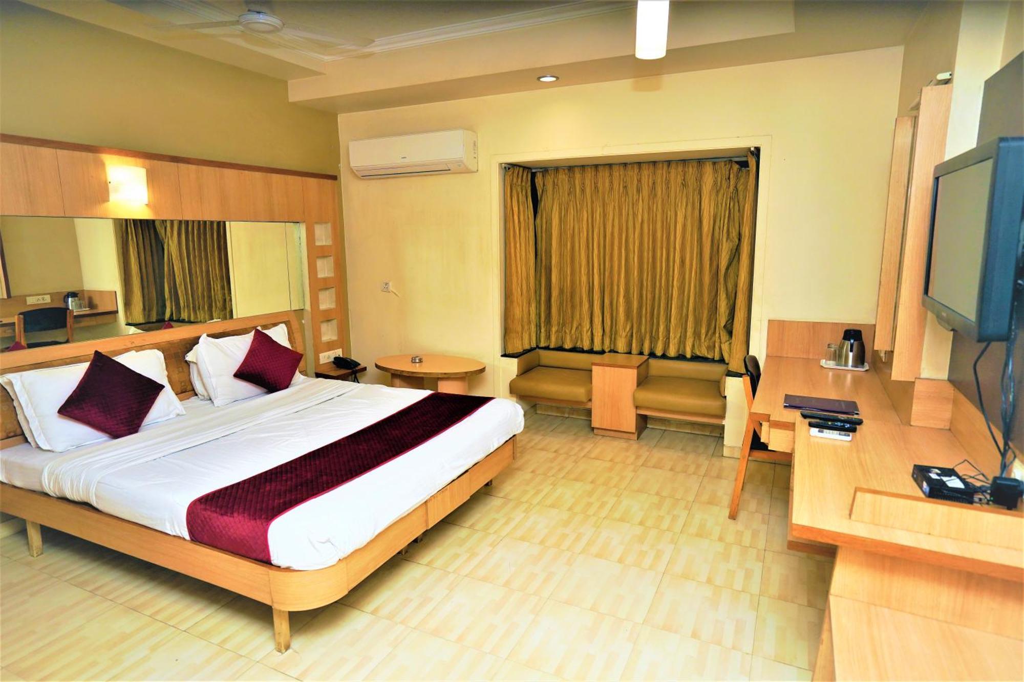 New Hotel Europa Inn Райкот Екстериор снимка