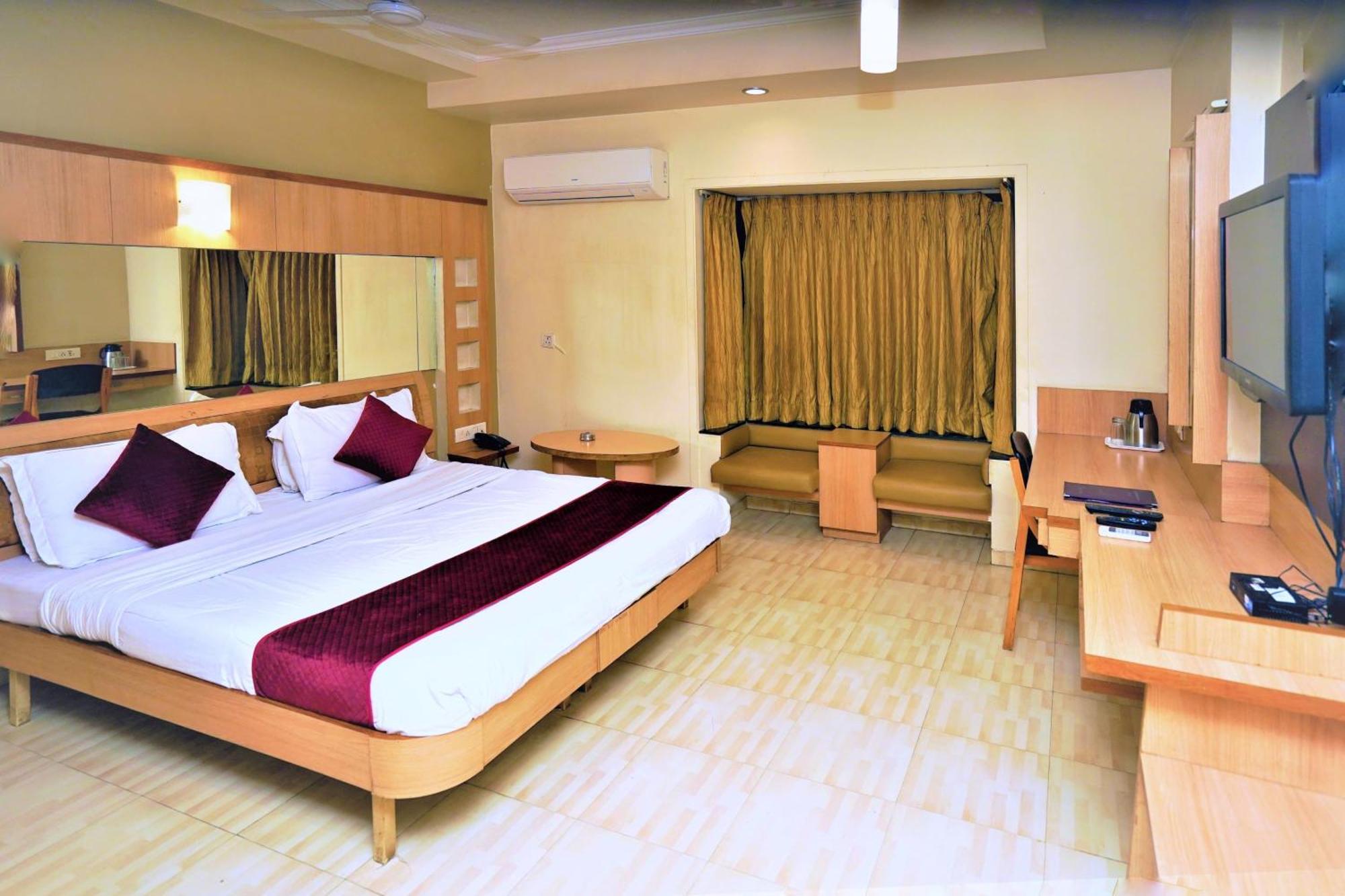 New Hotel Europa Inn Райкот Екстериор снимка
