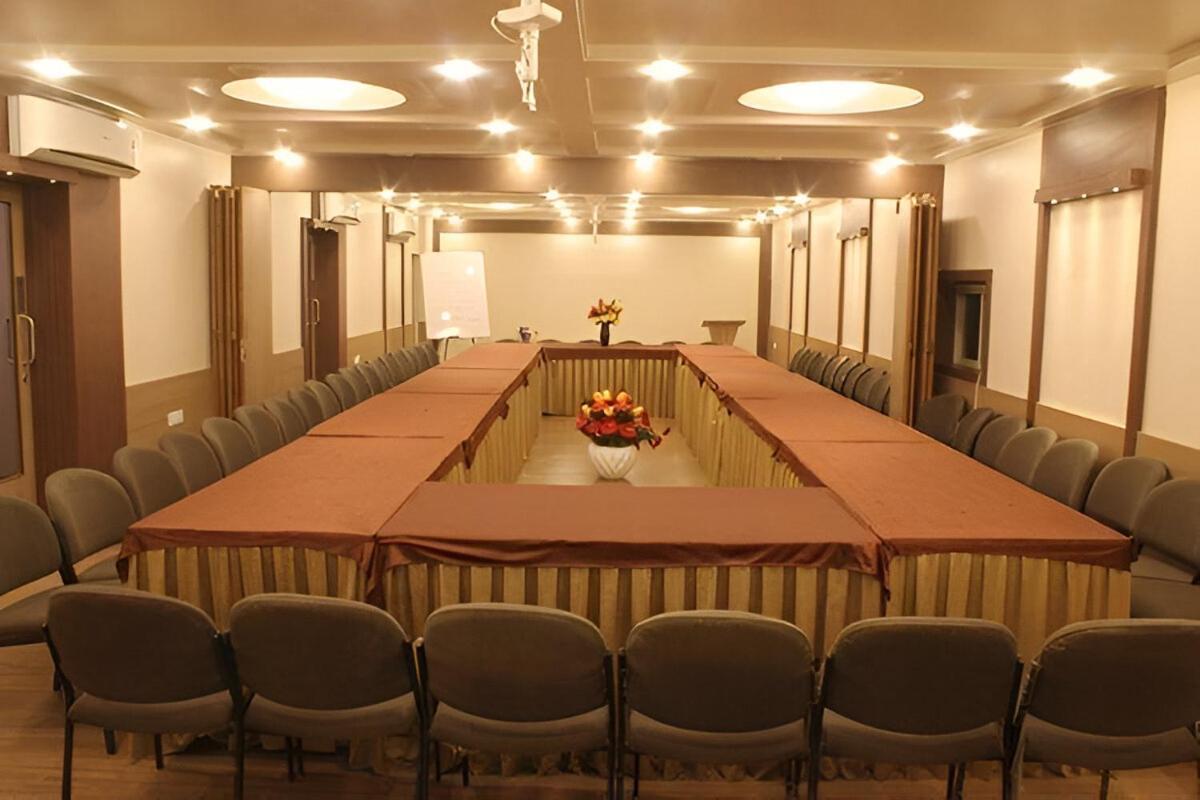 New Hotel Europa Inn Райкот Екстериор снимка